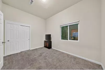 585 E Saint James St, San Jose, CA 95112 - Photo 20