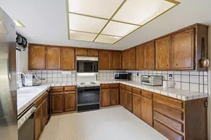 25 Rinconada Cir, Belmont, CA 94002 - Photo 28