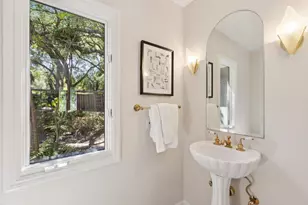 13385 Surrey Ln, Saratoga, CA 95070 - Photo 12