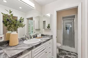13385 Surrey Ln, Saratoga, CA 95070 - Photo 26