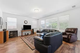 290 Heartland Dr, Hollister, CA 95023 - Photo 6