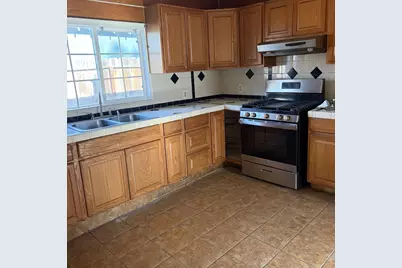563 A St, Hollister, CA 95023 - Photo 2