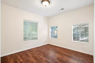 231 22nd St, Sacramento, CA 95816 - Photo 10