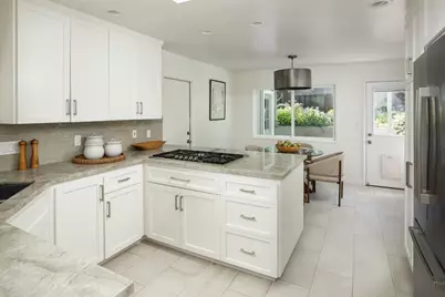 2070 Robinhood Ln, Los Altos, CA 94024 - Photo 10