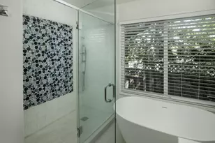 2070 Robinhood Ln, Los Altos, CA 94024 - Photo 14