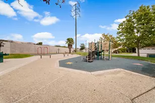272 Edgewater Dr, Milpitas, CA 95035 - Photo 42