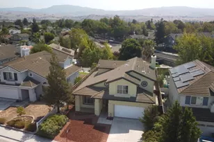 711 Hillock Dr, Hollister, CA 95023 - Photo 1
