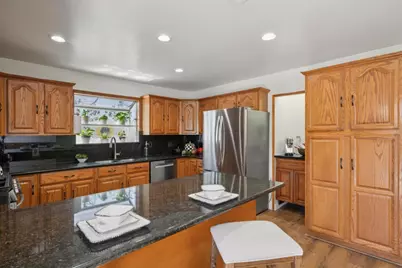 32980 Lake Mead Dr, Fremont, CA 94555 - Photo 18