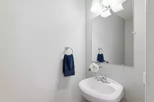 19201 Harleigh Dr, Saratoga, CA 95070 - Photo 16