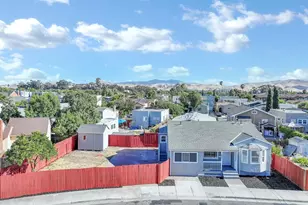 425 W 8th St, Pittsburg, CA 94565 - Photo 4
