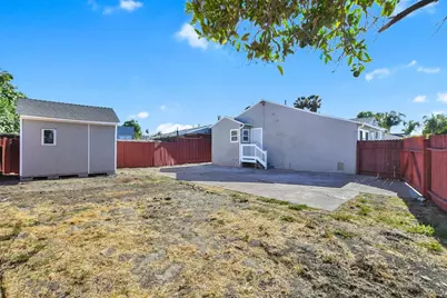 425 W 8th St, Pittsburg, CA 94565 - Photo 24