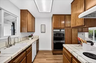 1055 Summerwood Ct, San Jose, CA 95132 - Photo 16