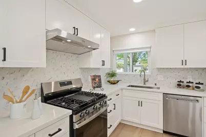 425 Poppy Pl, Mountain View, CA 94043 - Photo 10