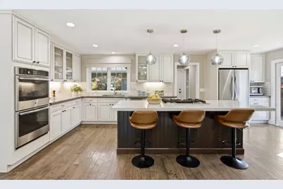 2215 Constitution Dr, San Jose, CA 95124 - Photo 14