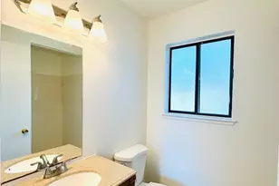 365 Bush St, Salinas, CA 93907 - Photo 14