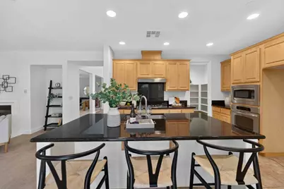 1370 Sunrise Dr, Gilroy, CA 95020 - Photo 18