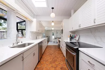 40 Powhatan Pl, San Mateo, CA 94402 - Photo 8