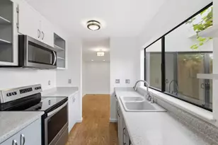 1919 Alameda De Las Pulgas 14, San Mateo, CA 94403 - Photo 4