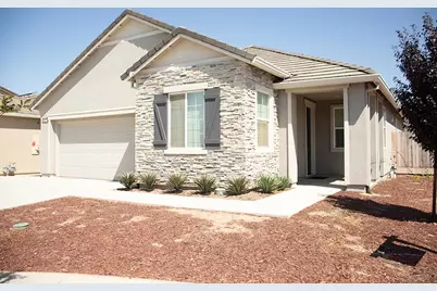521 Davalos St, Soledad, CA 93960 - Photo 2