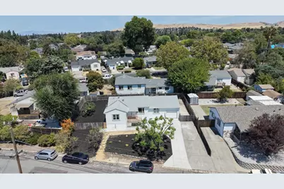 2271 Hemlock Ave, Concord, CA 94520 - Photo 36