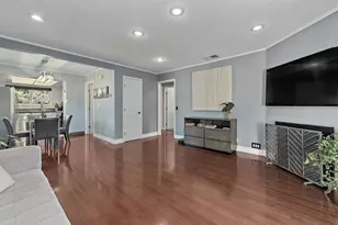 1 Comstock Queen Ct, Mountain View, CA 94043 - Photo 4