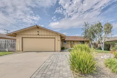 779 Bedford Dr, Salinas, CA 93901 - Photo 2