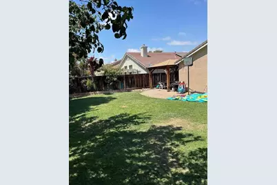 2560 Glenview Dr, Hollister, CA 95023 - Photo 16