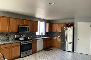 2560 Glenview Dr, Hollister, CA 95023 - Photo 4
