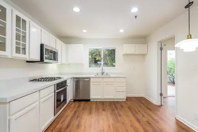 3 Bay Lndg, San Mateo, CA 94401 - Photo 4