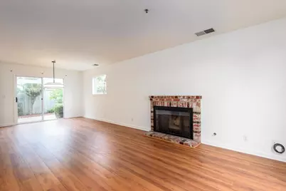 3 Bay Lndg, San Mateo, CA 94401 - Photo 8