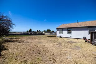 323 Addington Ln, Salinas, CA 93907 - Photo 2