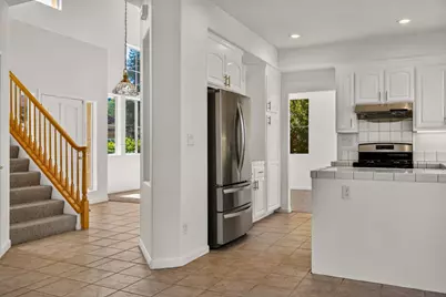 19243 Dovewood Ct, Salinas, CA 93908 - Photo 12