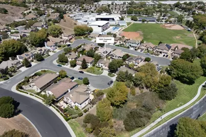 19243 Dovewood Ct, Salinas, CA 93908 - Photo 2