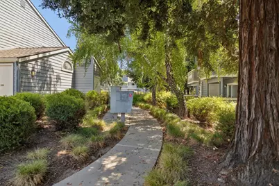 1575 Four Oaks Cir, San Jose, CA 95131 - Photo 28