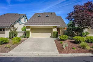 10112 Adelheid, Cupertino, CA 95014 - Photo 2