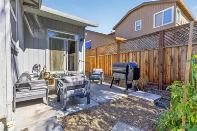 8039 Leno Dr, Windsor, CA 95492 - Photo 10