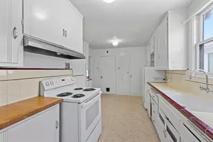 933 Larkspur Dr, Burlingame, CA 94010 - Photo 16