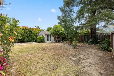 933 Larkspur Dr, Burlingame, CA 94010 - Photo 30