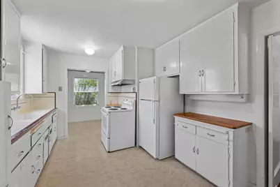 933 Larkspur Dr, Burlingame, CA 94010 - Photo 14