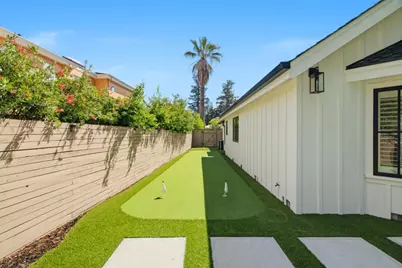 1052 Echo Dr, Los Altos, CA 94024 - Photo 38