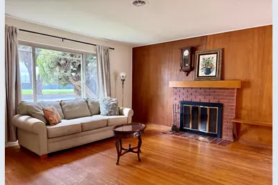 631 W Alisal St, Salinas, CA 93901 - Photo 2