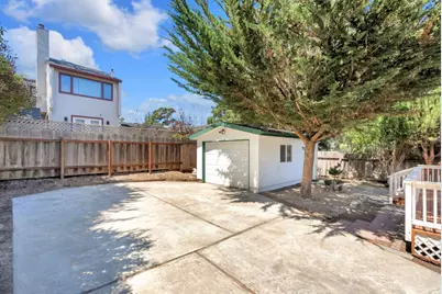 819 Newton St, Monterey, CA 93940 - Photo 32