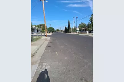 355 E Pleasant St, Coalinga, CA 93210 - Photo 2