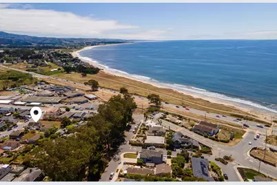 978 Palma St, El Granada, CA 94018 - Photo 1