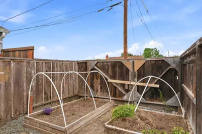 301 Lorimer St, Salinas, CA 93901 - Photo 20