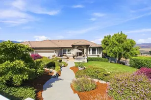 323 Taryn Ct, Hollister, CA 95023 - Photo 2