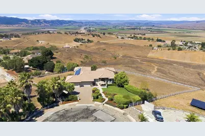 323 Taryn Ct, Hollister, CA 95023 - Photo 10