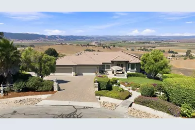 323 Taryn Ct, Hollister, CA 95023 - Photo 1