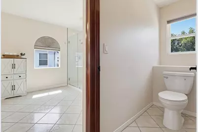 18120 Jaguar Ct, Tarzana, CA 91335 - Photo 28