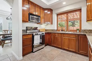 18120 Jaguar Ct, Tarzana, CA 91335 - Photo 16